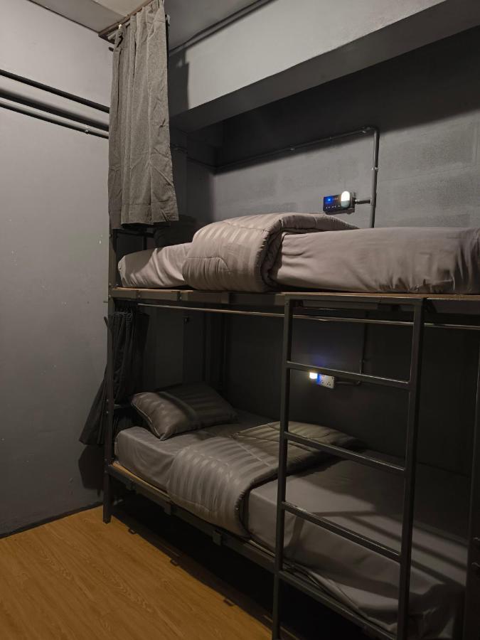 Youyen Hostel バンコク都 エクステリア 写真