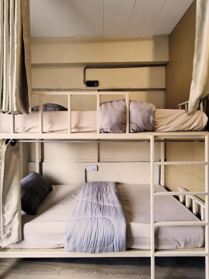 Youyen Hostel バンコク都 エクステリア 写真