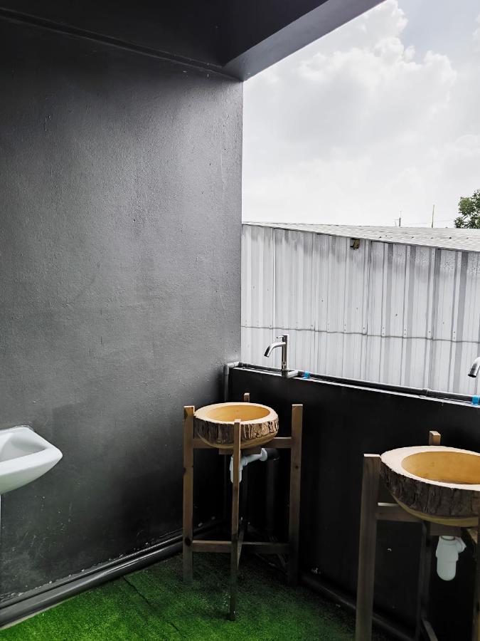 Youyen Hostel バンコク都 エクステリア 写真