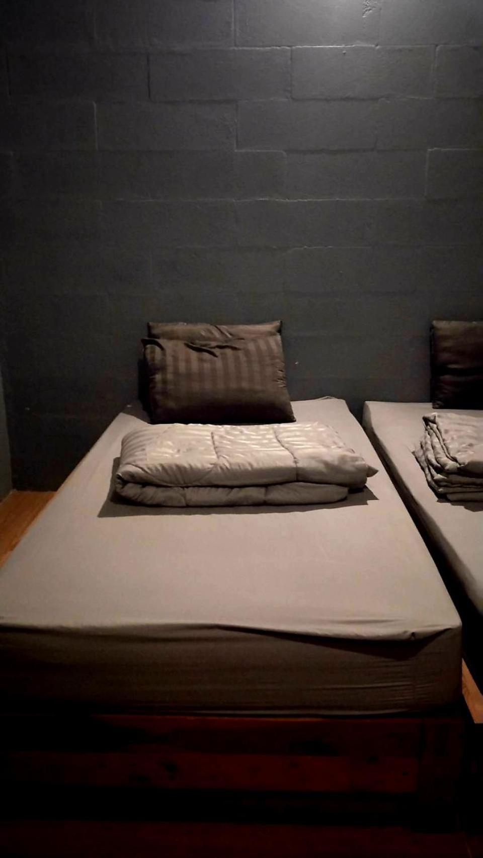 Youyen Hostel バンコク都 エクステリア 写真