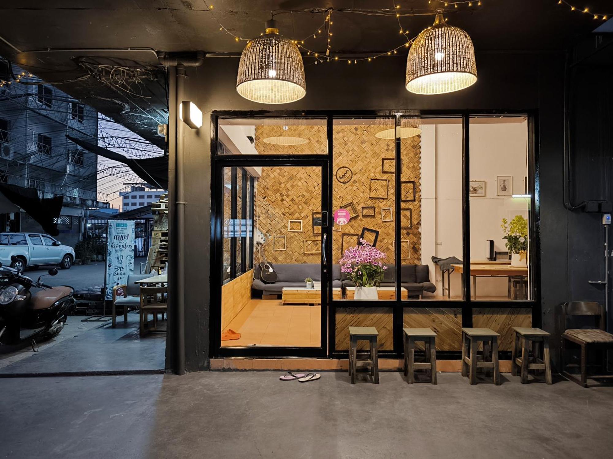 Youyen Hostel バンコク都 エクステリア 写真