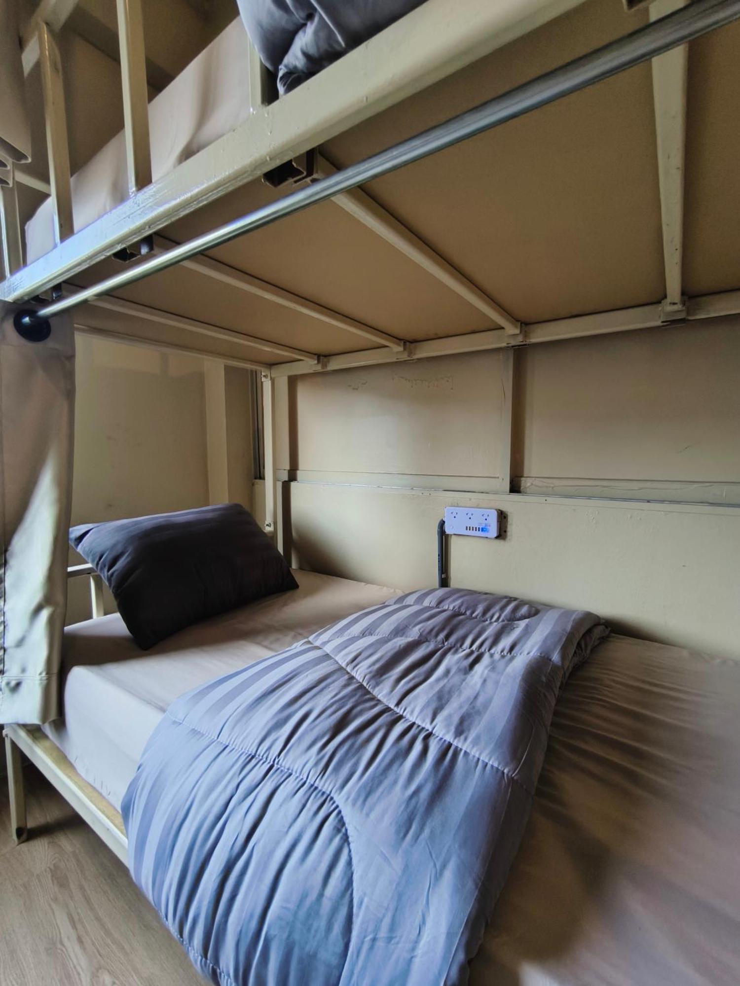 Youyen Hostel バンコク都 エクステリア 写真