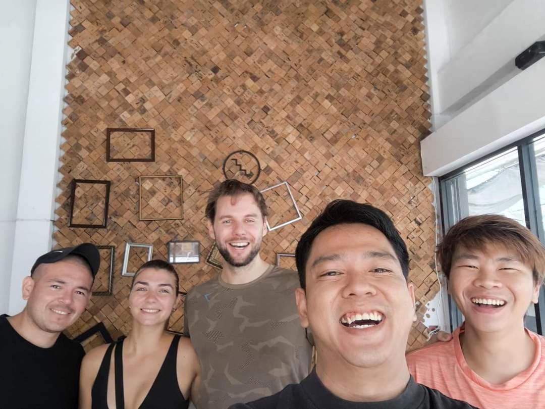 Youyen Hostel バンコク都 エクステリア 写真