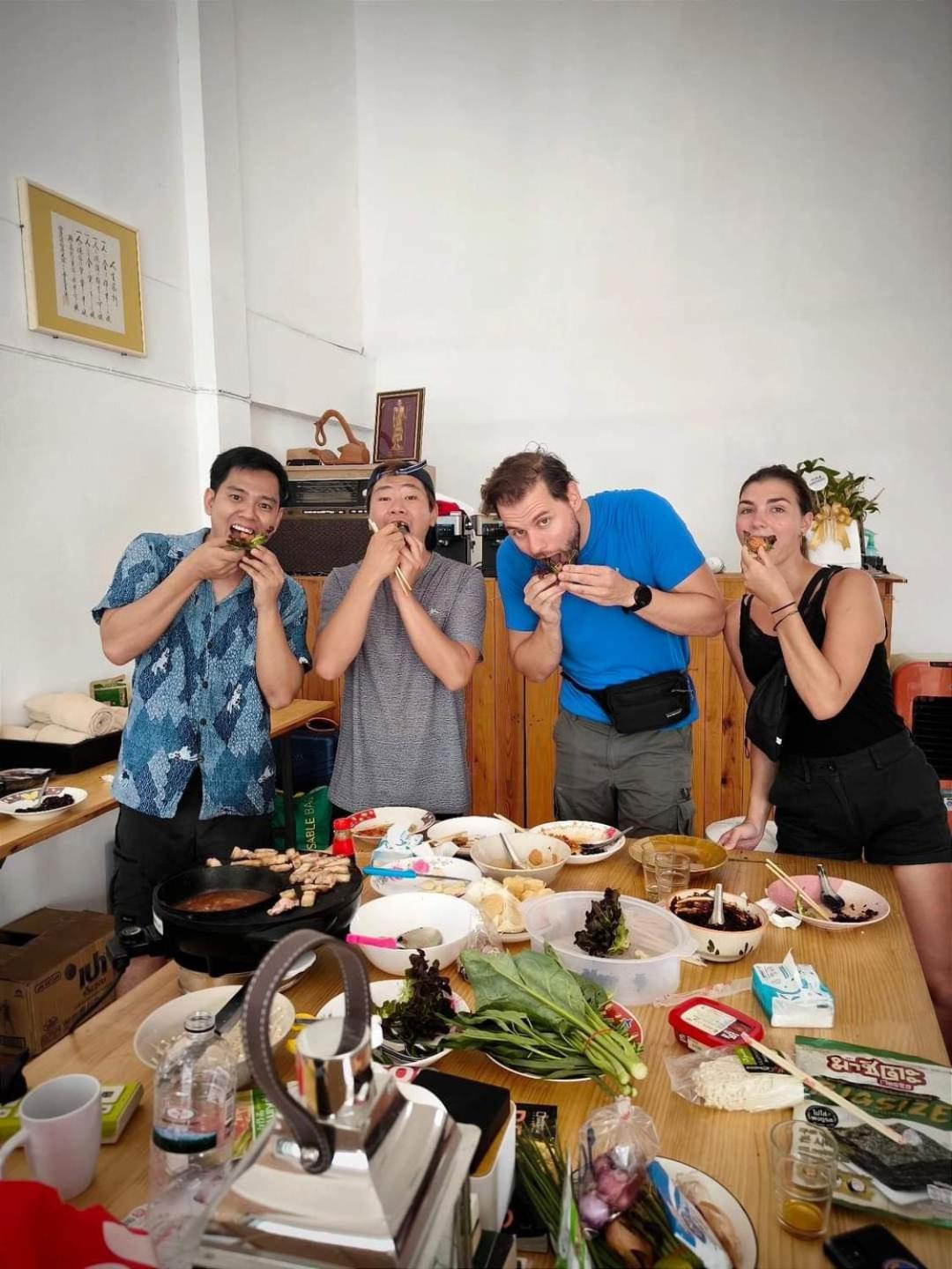 Youyen Hostel バンコク都 エクステリア 写真